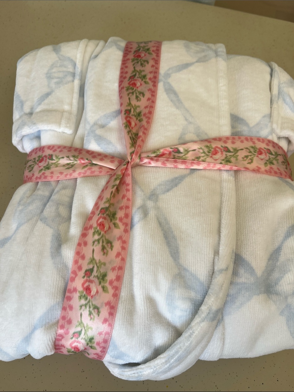 LoveShackFancy White Robe with blue ribbons! Size XS/S - Picture 3 of 5